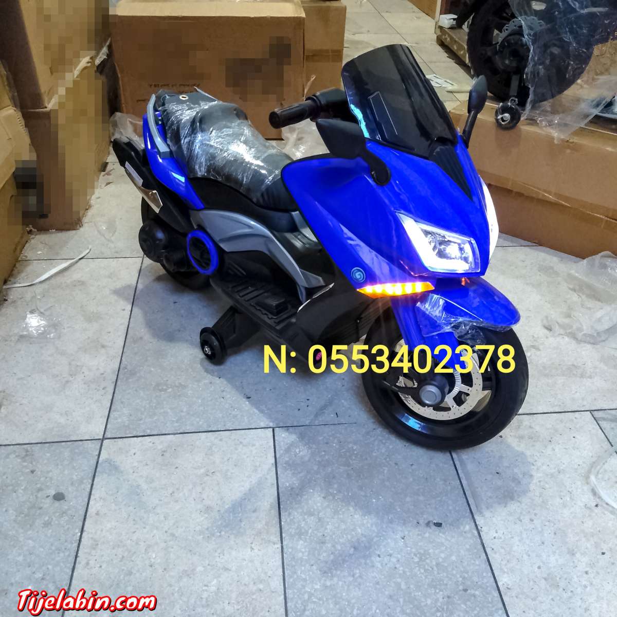 سيارة كدراجة كهربائية للأطفال الصغار   ‏ ‏moto ‎électrique ‎