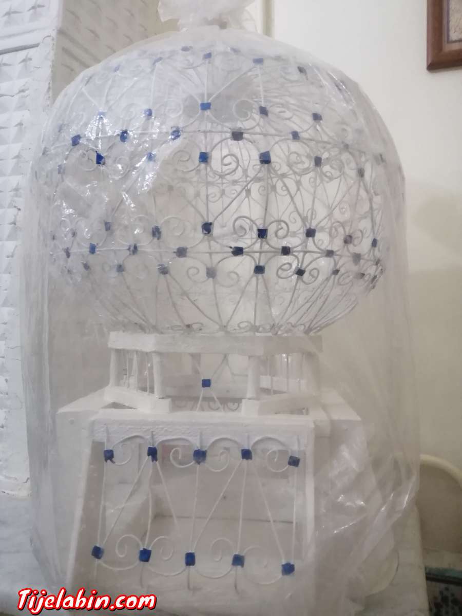 très belle cage pour les oiseaux