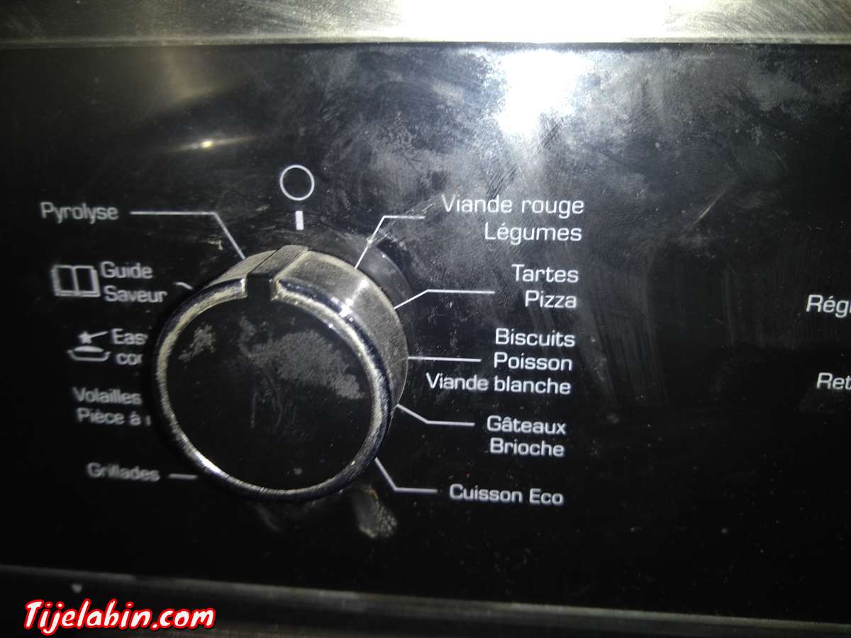 four encastrable pyrolyse électrique