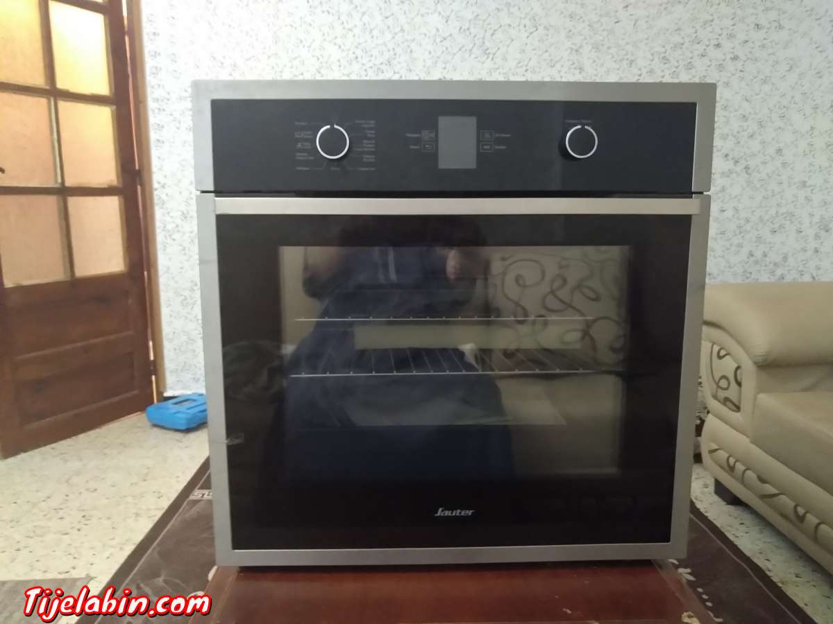 four encastrable pyrolyse électrique