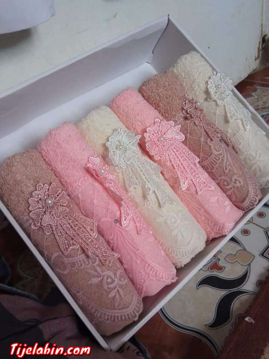 مناشف خاصة بالعرائس