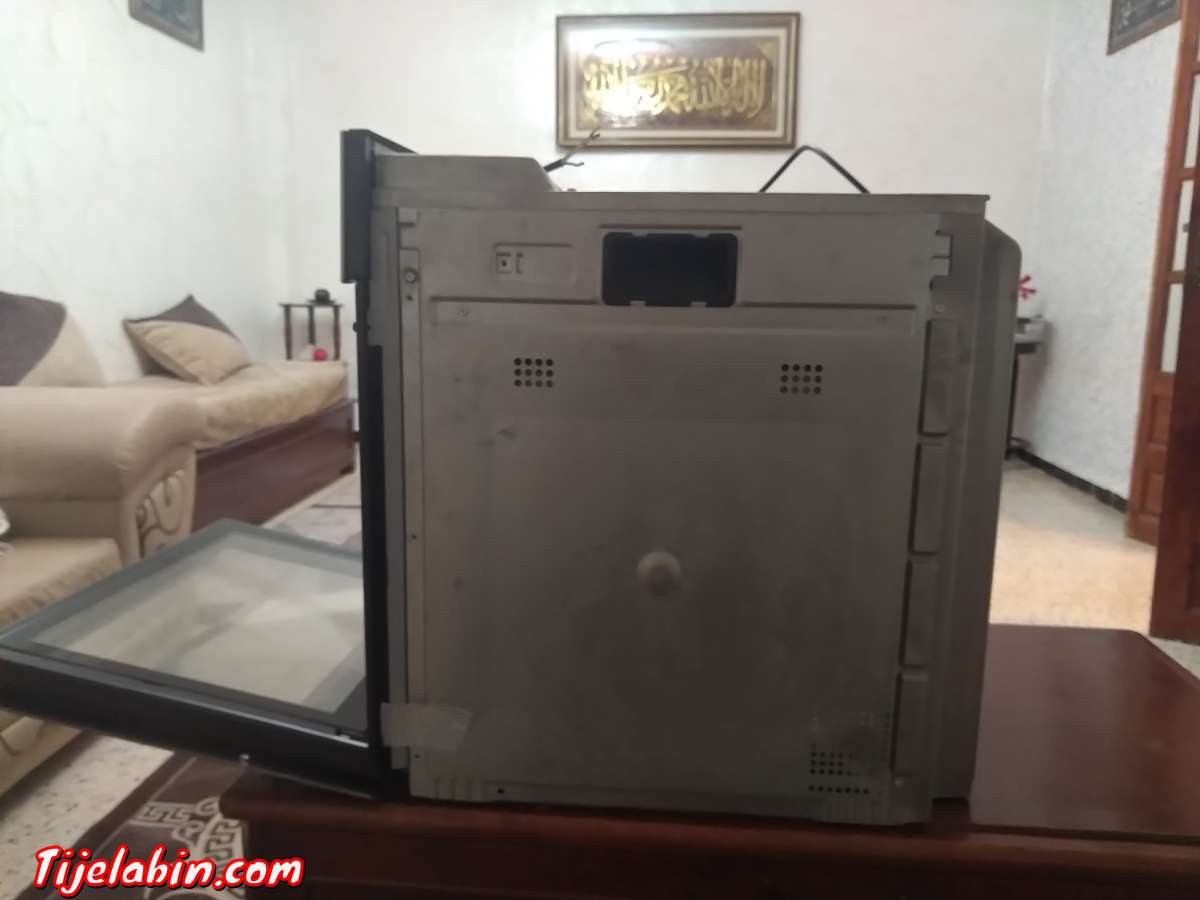 four encastrable pyrolyse électrique