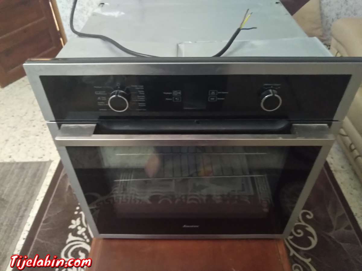 four encastrable pyrolyse électrique