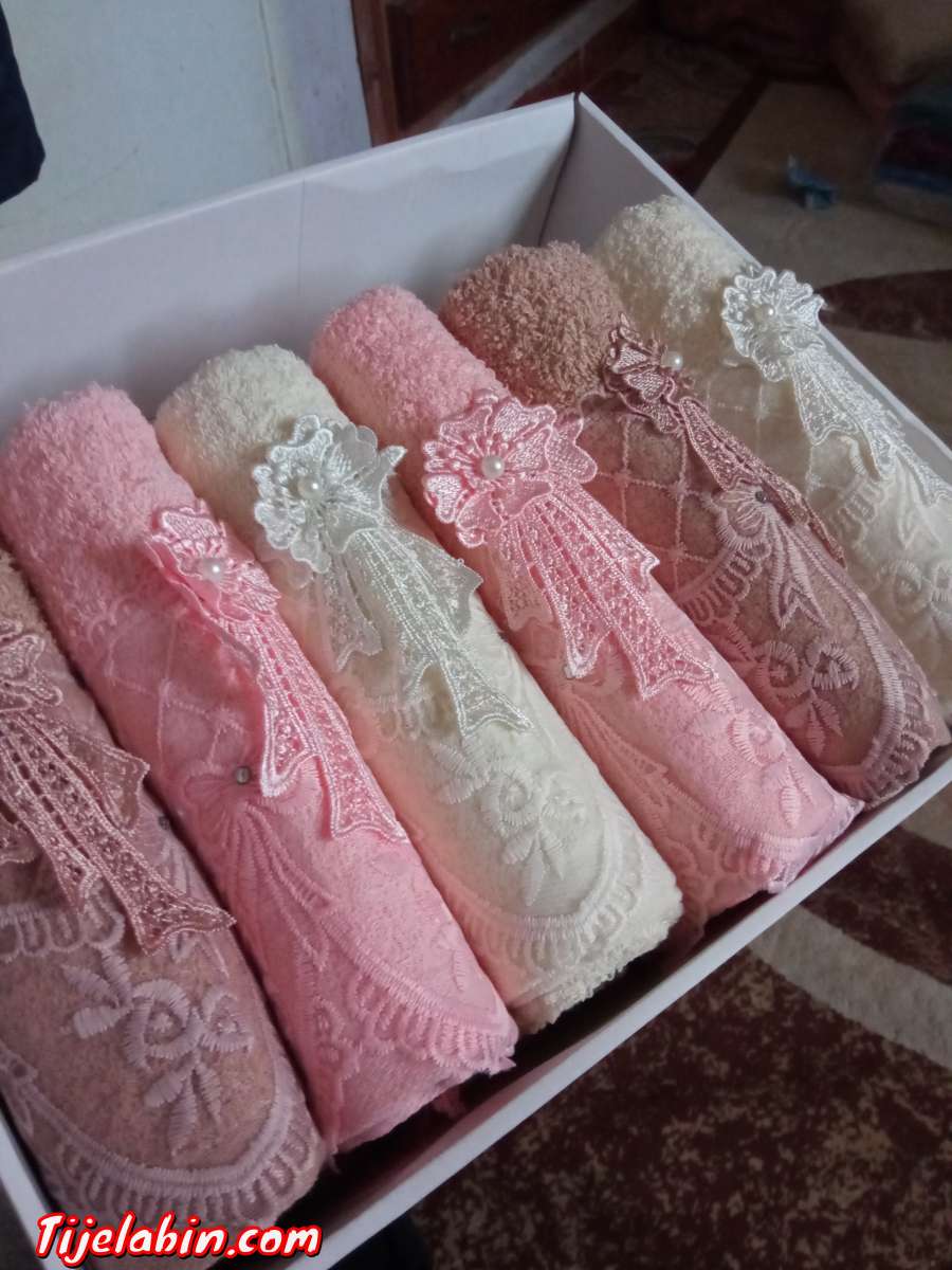 مناشف خاصة بالعرائس