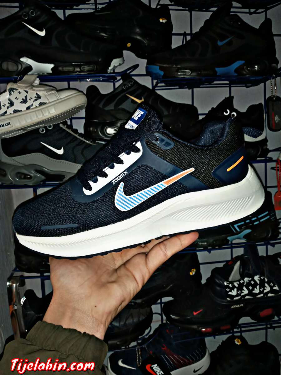 NIKE ZOOM  حاجة شابة خفيفة لسومال قومي وسوامة زينة