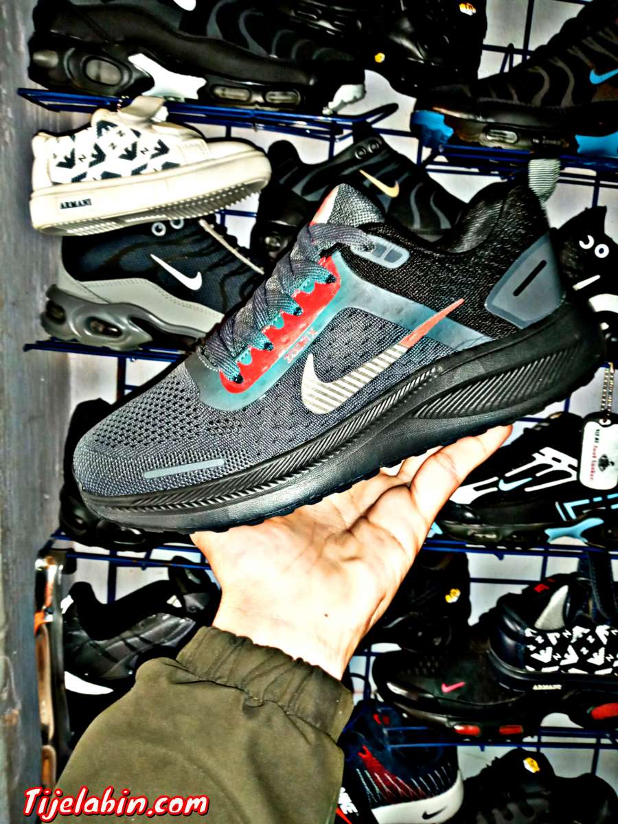 NIKE ZOOM  حاجة شابة خفيفة لسومال قومي وسوامة زينة