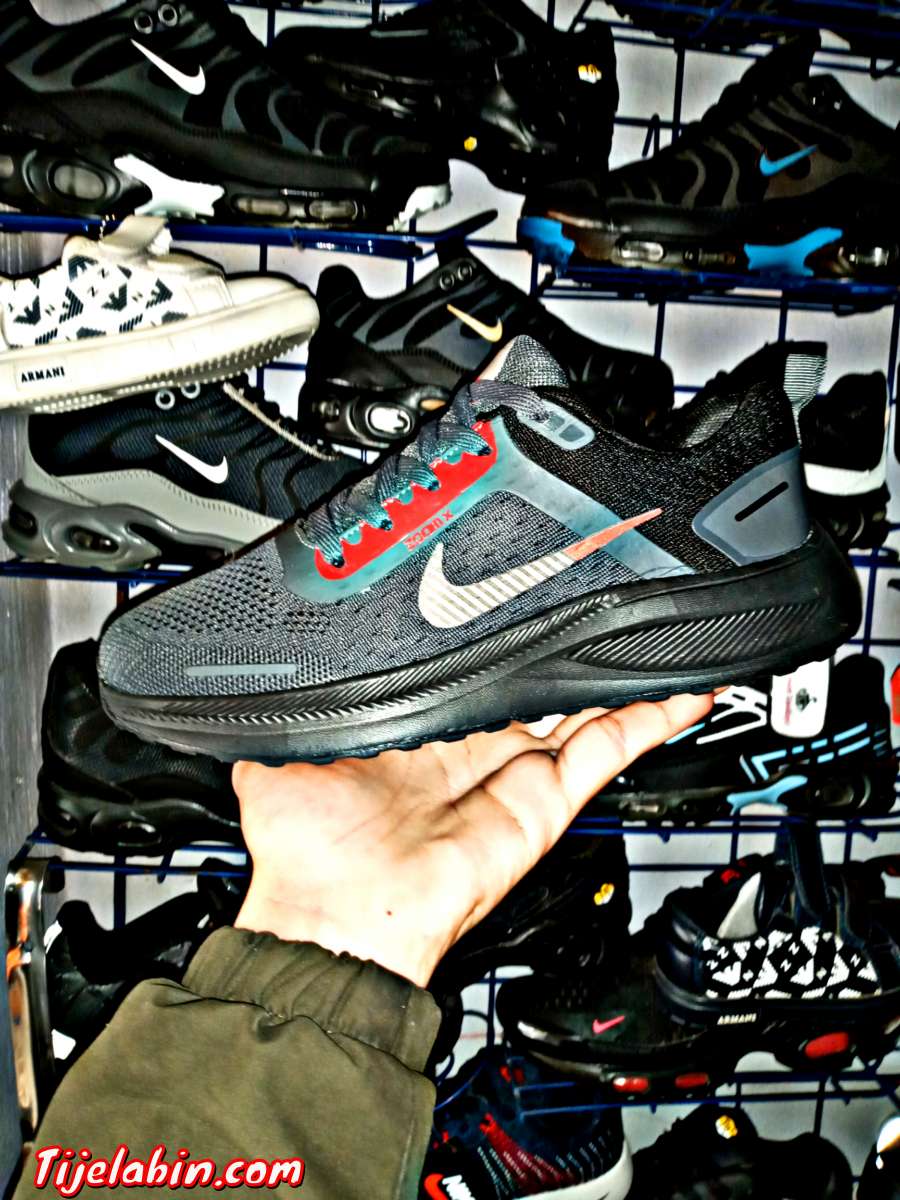 NIKE ZOOM  حاجة شابة خفيفة لسومال قومي وسوامة زينة