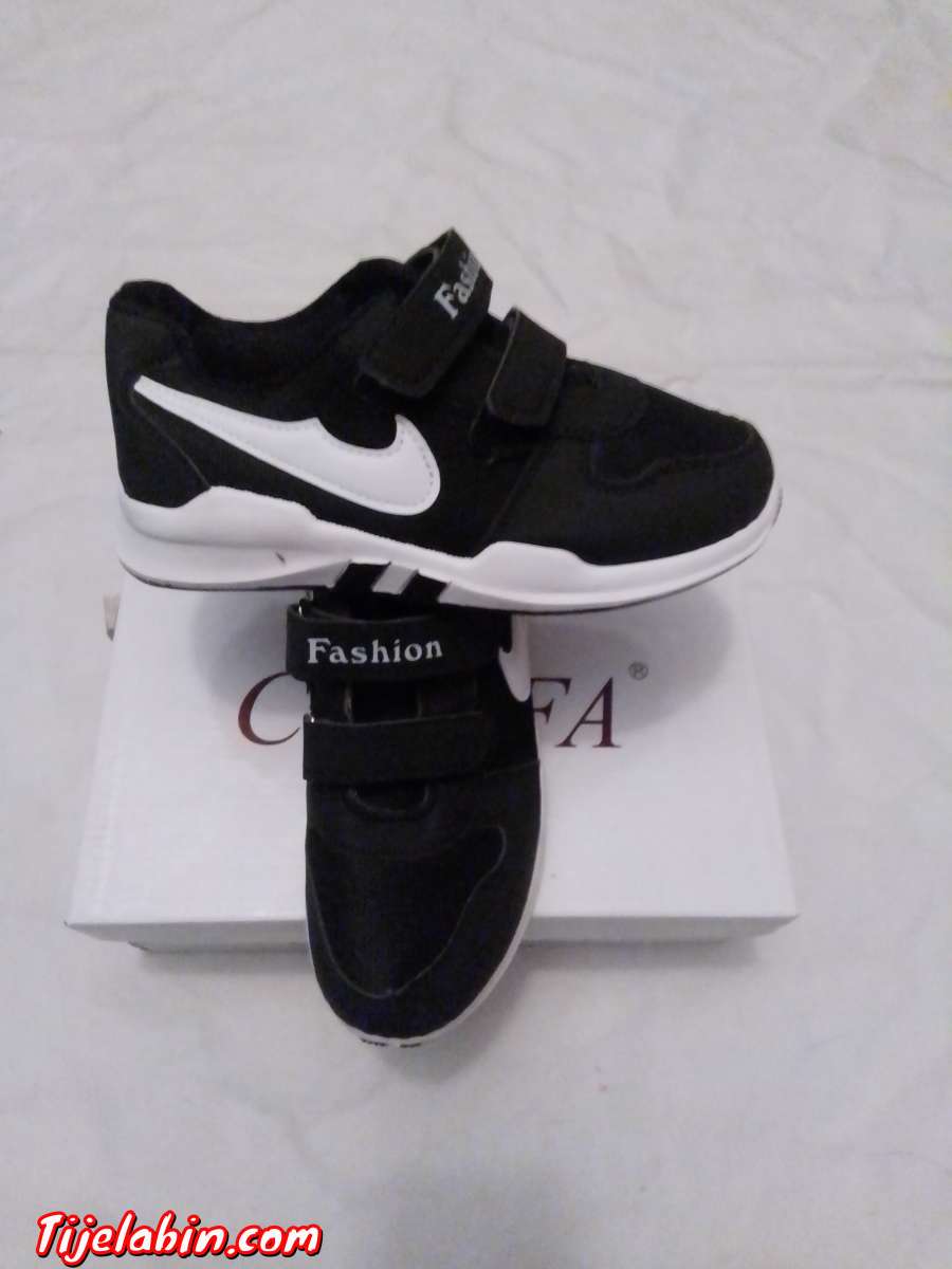 أحذية أطفال