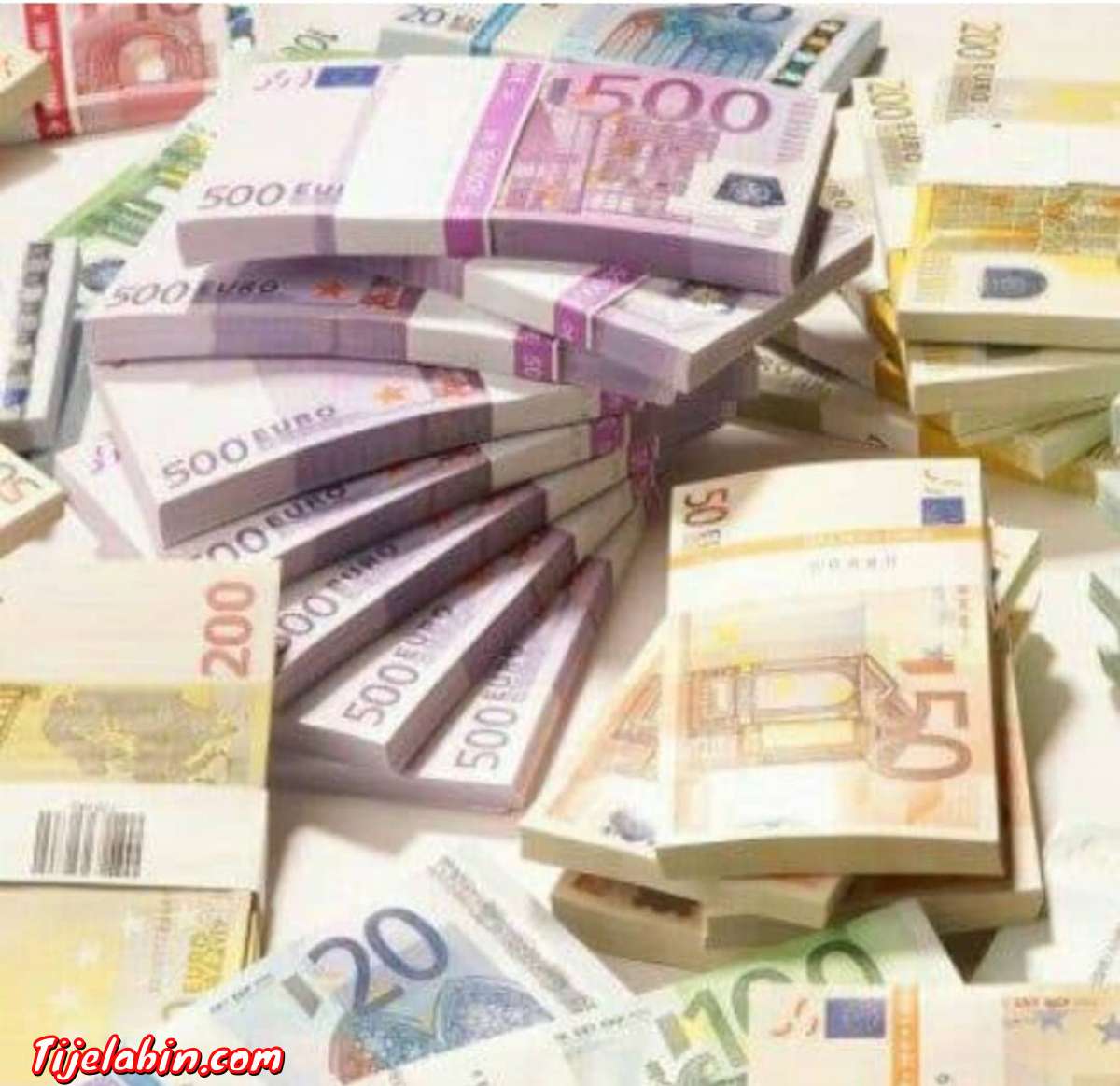 nettoyage des billets noirs et verts