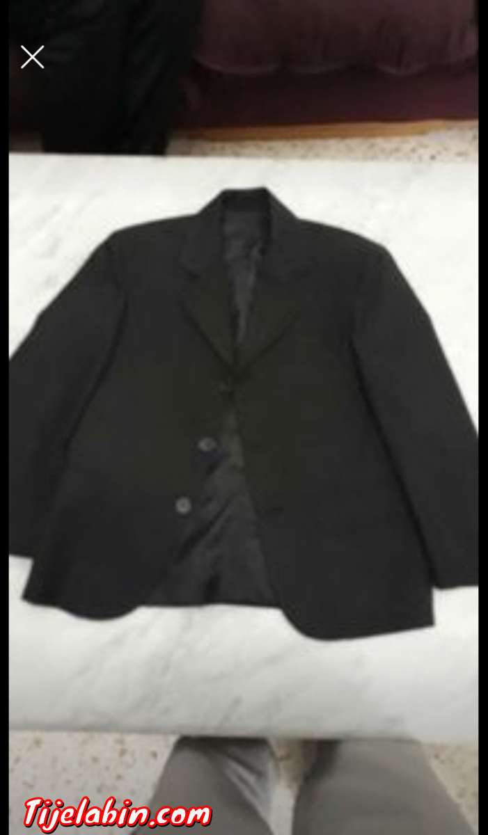 costume enfant jamais utilisé 5-6 ans