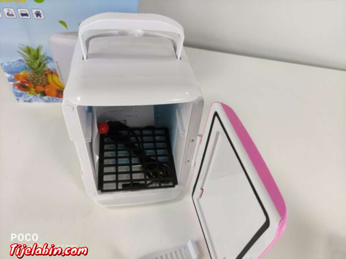 ثلاجة صغيرة مناسب للسيارات