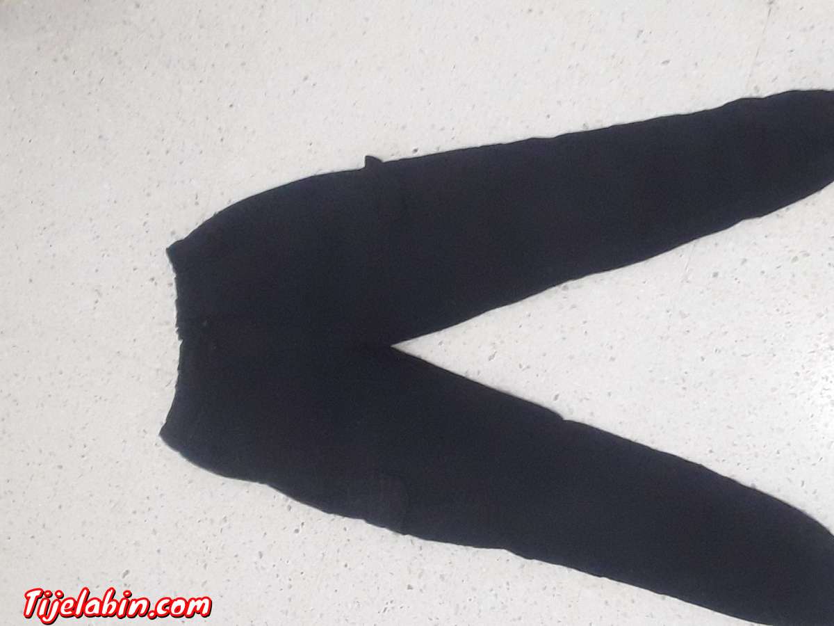 2 pantalon non porté