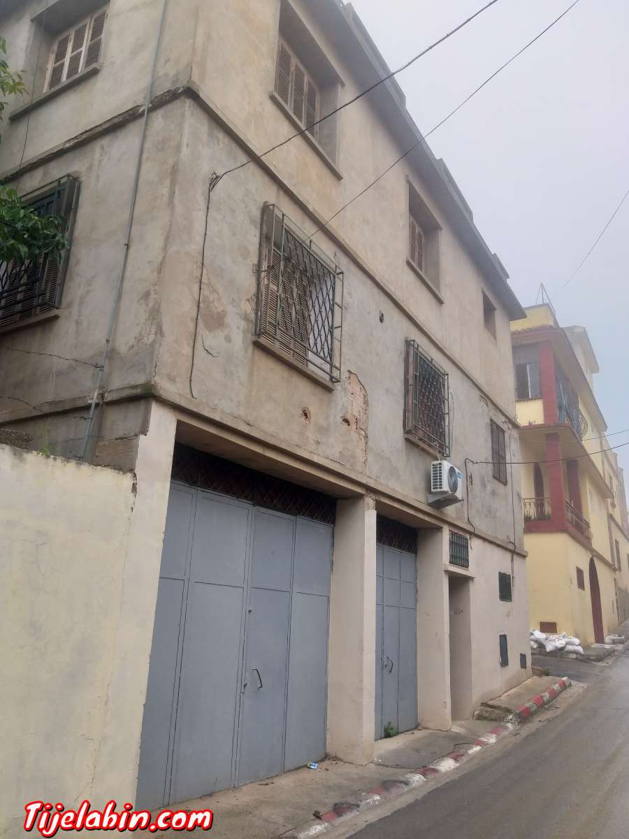 immeuble bien situé Cartier résidentiel bon coin  700 metres