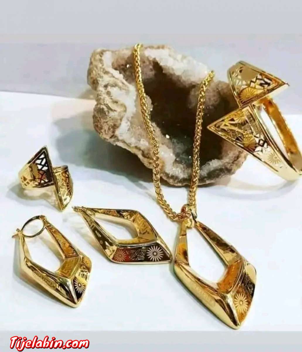 موديل بزاف شباب مايحول ميزول استعمال اليومي توصيل متوفر جميع