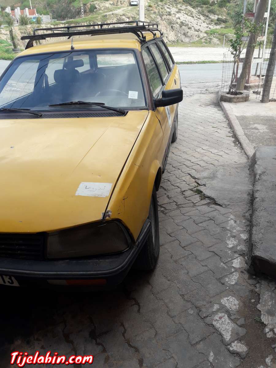 سيارت من نوع بيجو 505  محرك la 11
