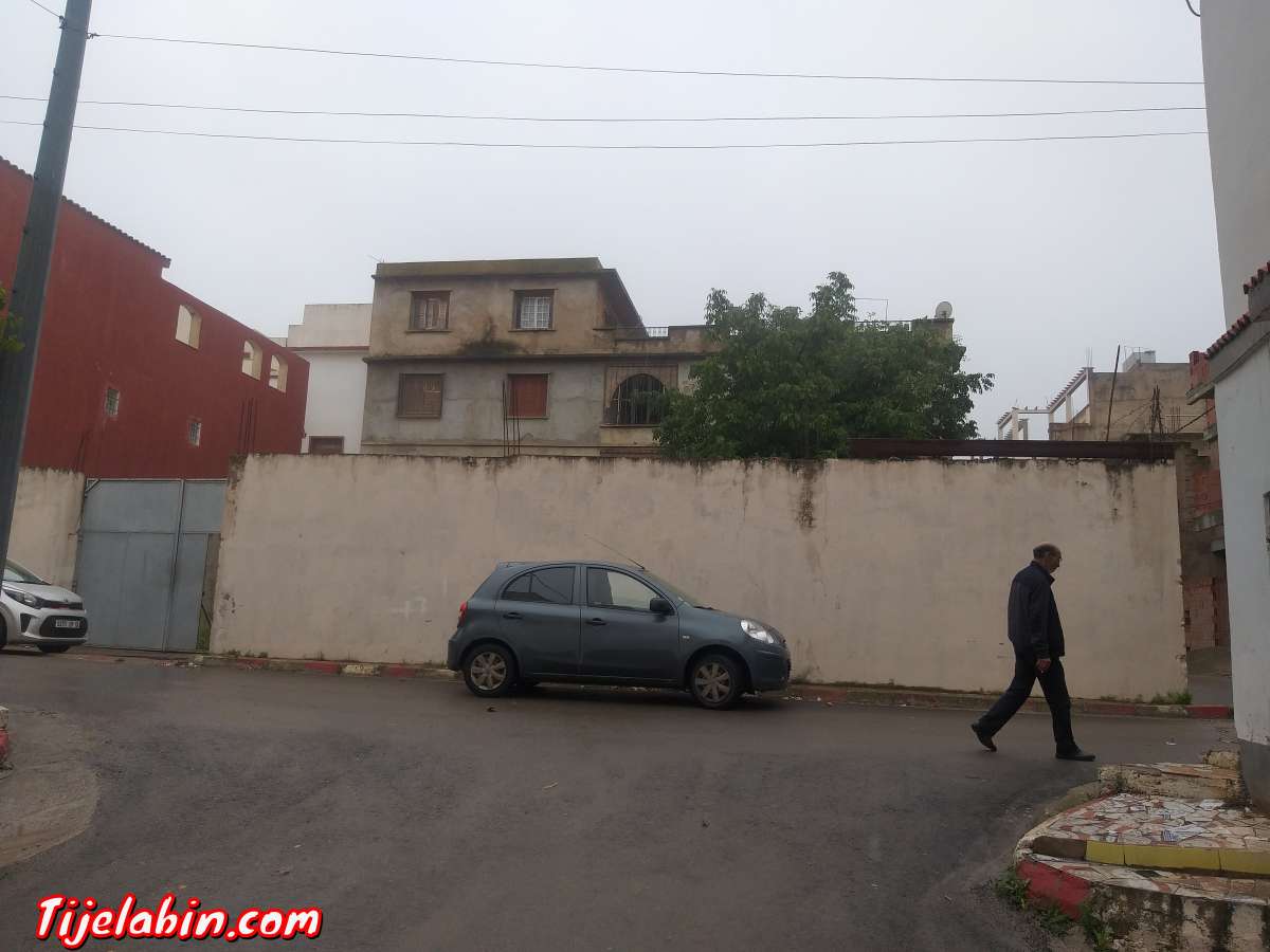 immeuble bien situé Cartier résidentiel bon coin  700 metres