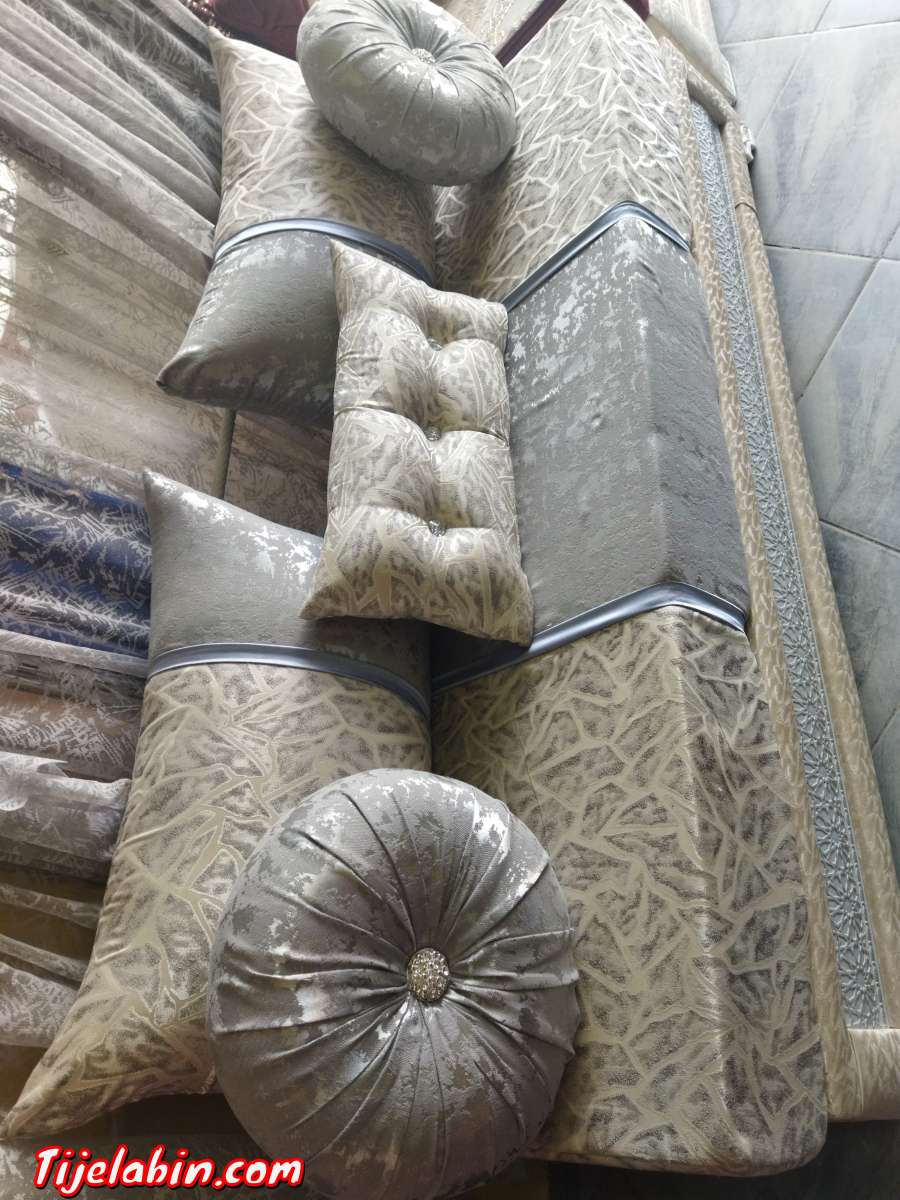 مفروشات والستائر
