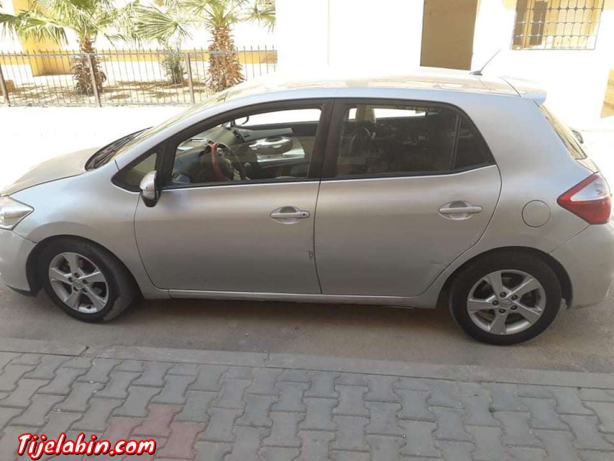 2011سيارة أوريس