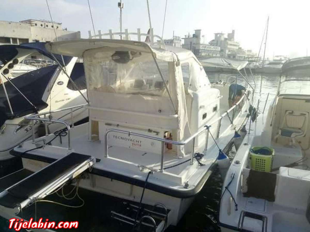 bateau touristique