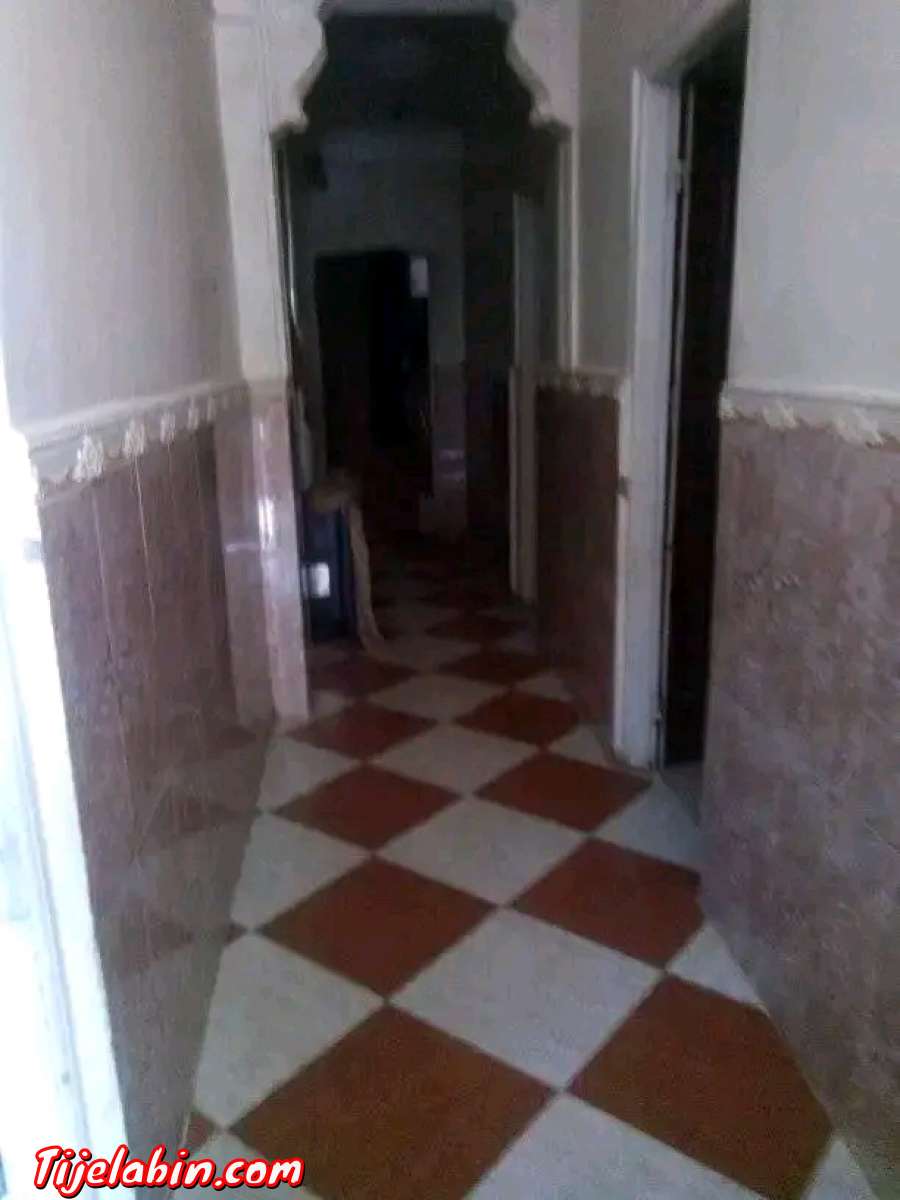 سكن بحي عين مصباح تيارت للبيع أو للتبادل