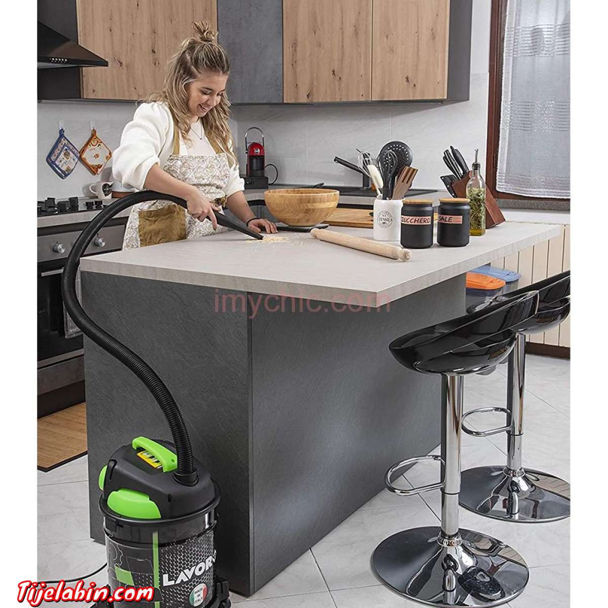 مكنسة كهربائية