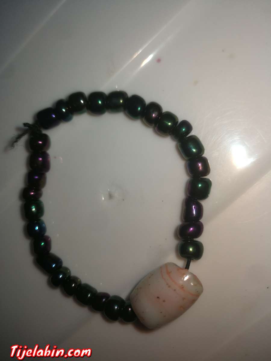 braclet simple avec jolie motif