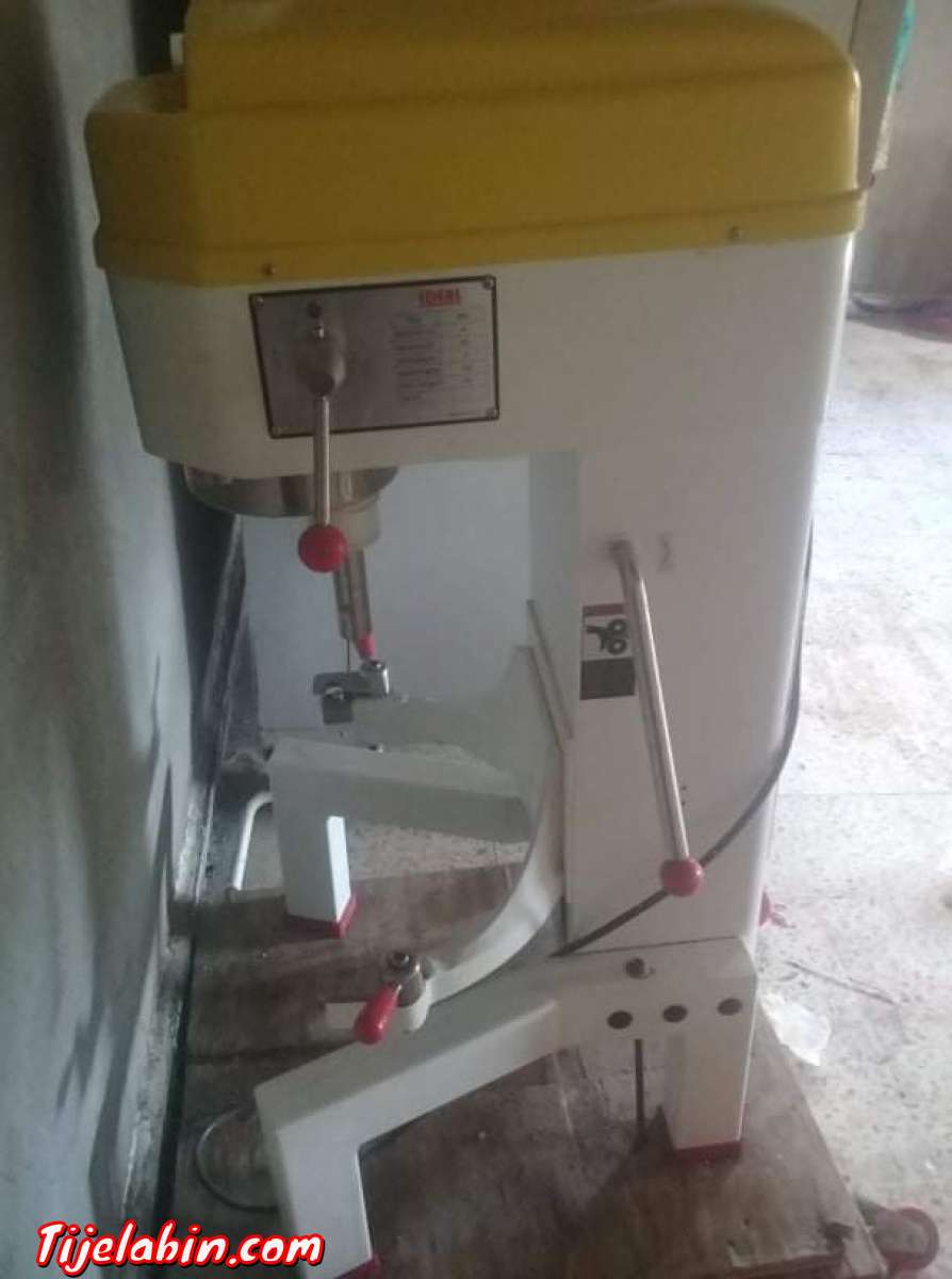 اجهزة جديدة للعمل الحلويات و بيتزيريا من يهمه الامر يتصل ..