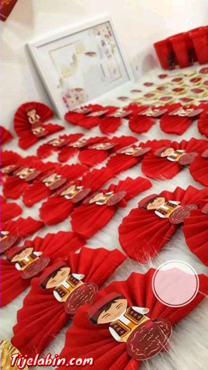 علب حلويات ومكسرات وبابي