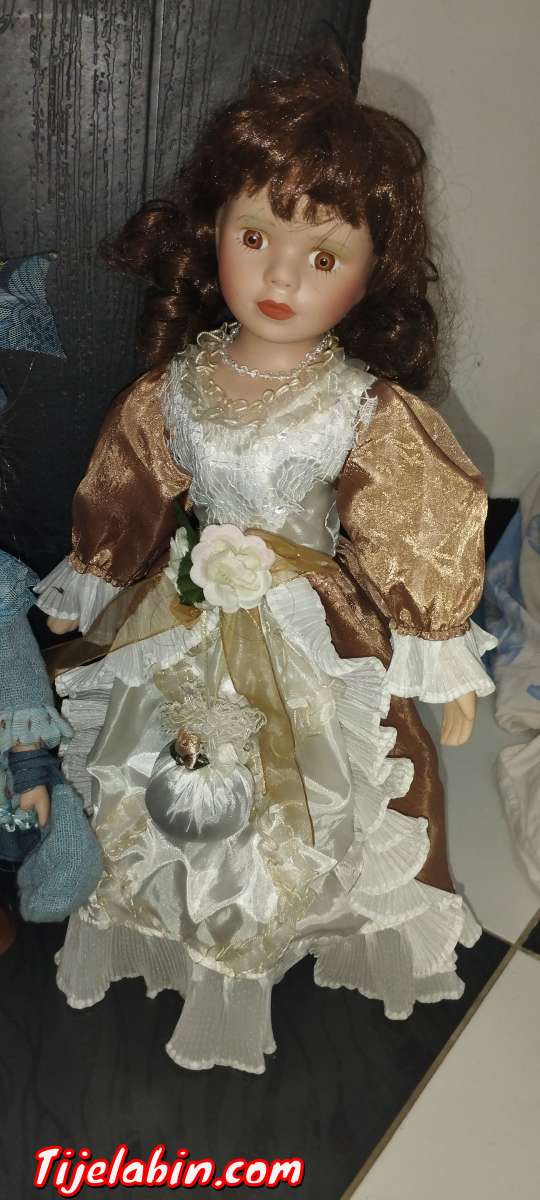 lot 6 Poupées porcelaine