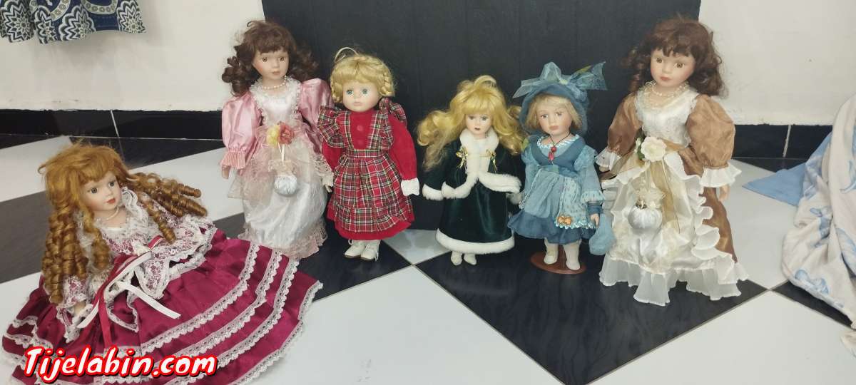 lot 6 Poupées porcelaine