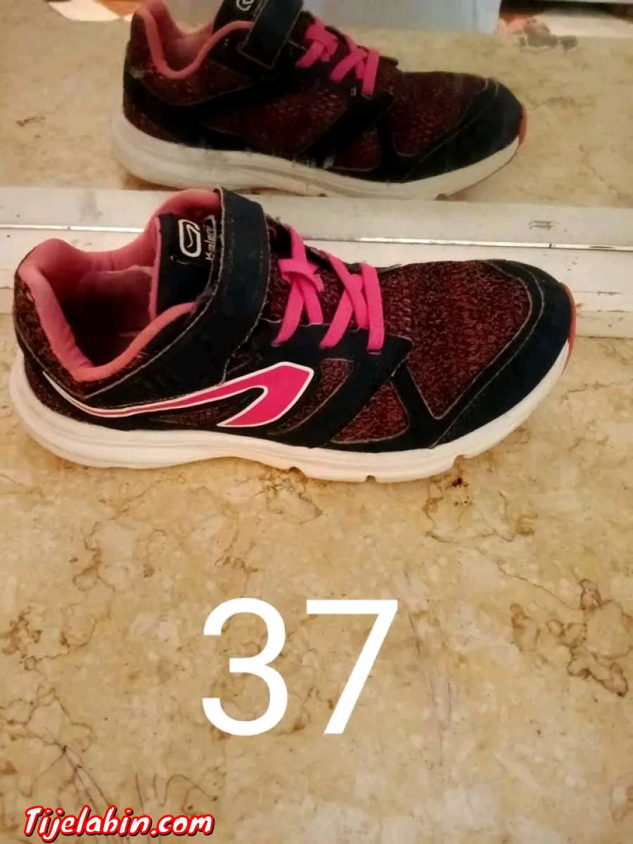 السلام عليكم سلعة اوريجينال جملة مرحبا بالجميع عندي72حبة