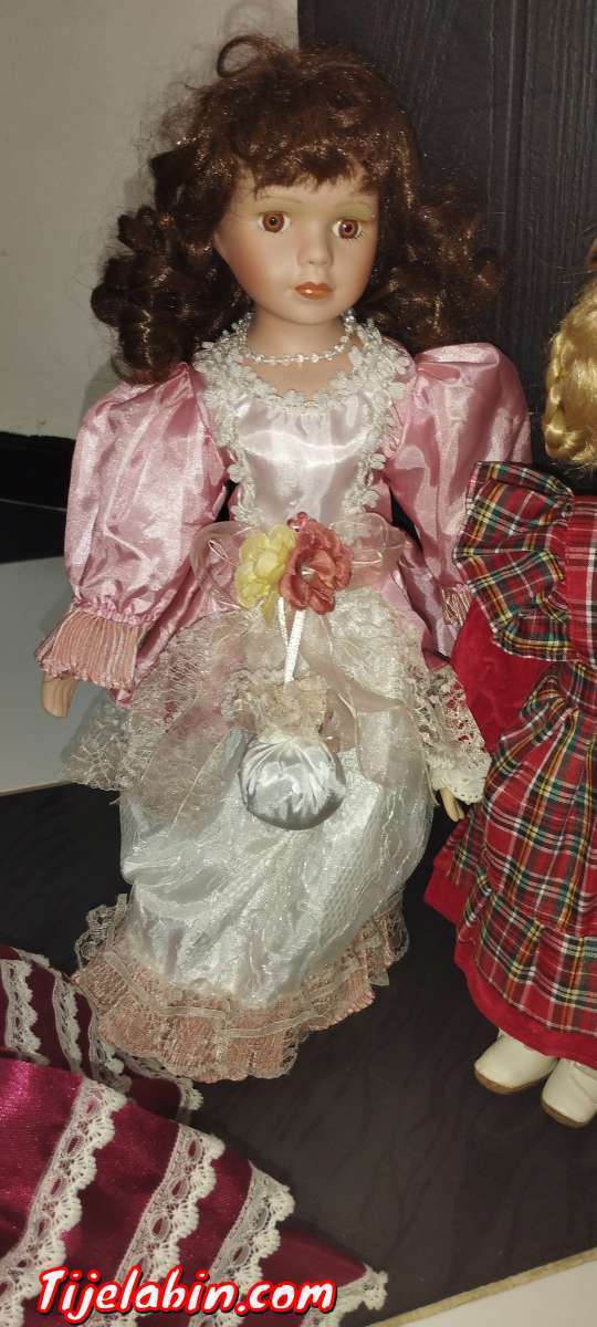 lot 6 Poupées porcelaine