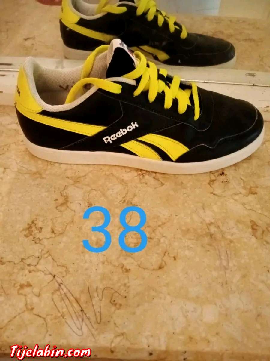 السلام عليكم سلعة اوريجينال جملة مرحبا بالجميع عندي72حبة