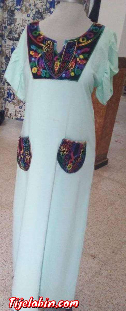 جبة بصدر الالوان