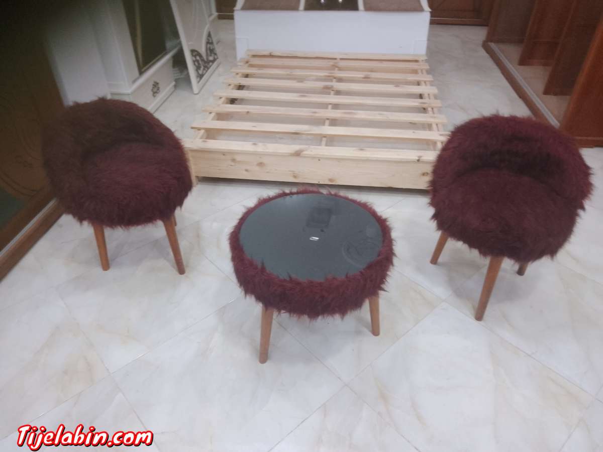 طاولة الريش