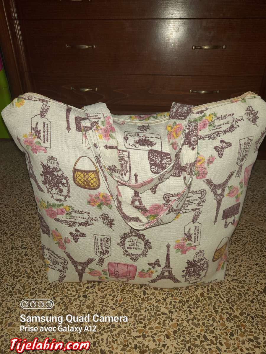 حقيبة يد نسائية