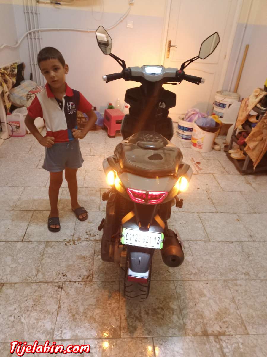 moto SAM S-pilar la 180