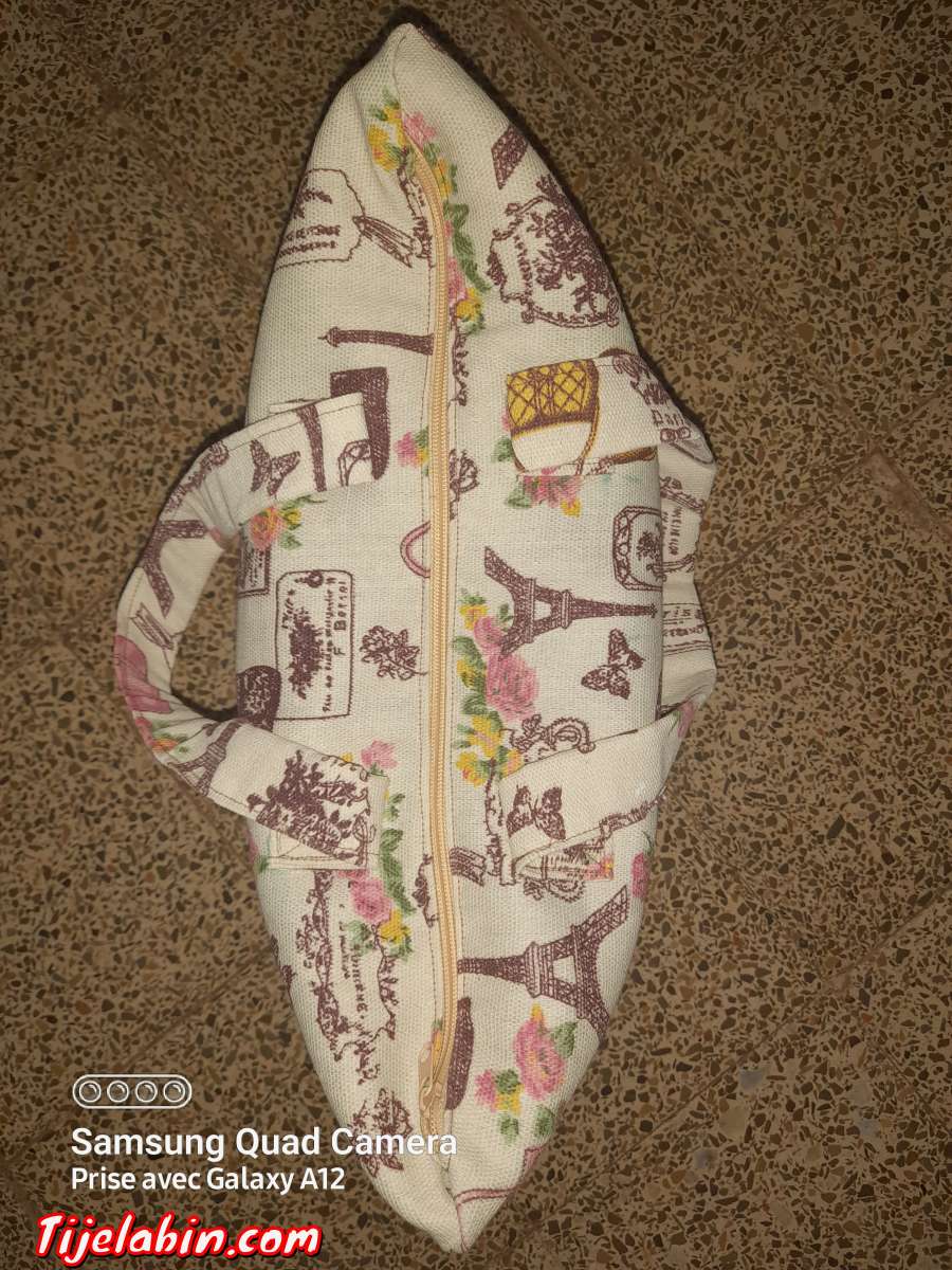 حقيبة يد نسائية