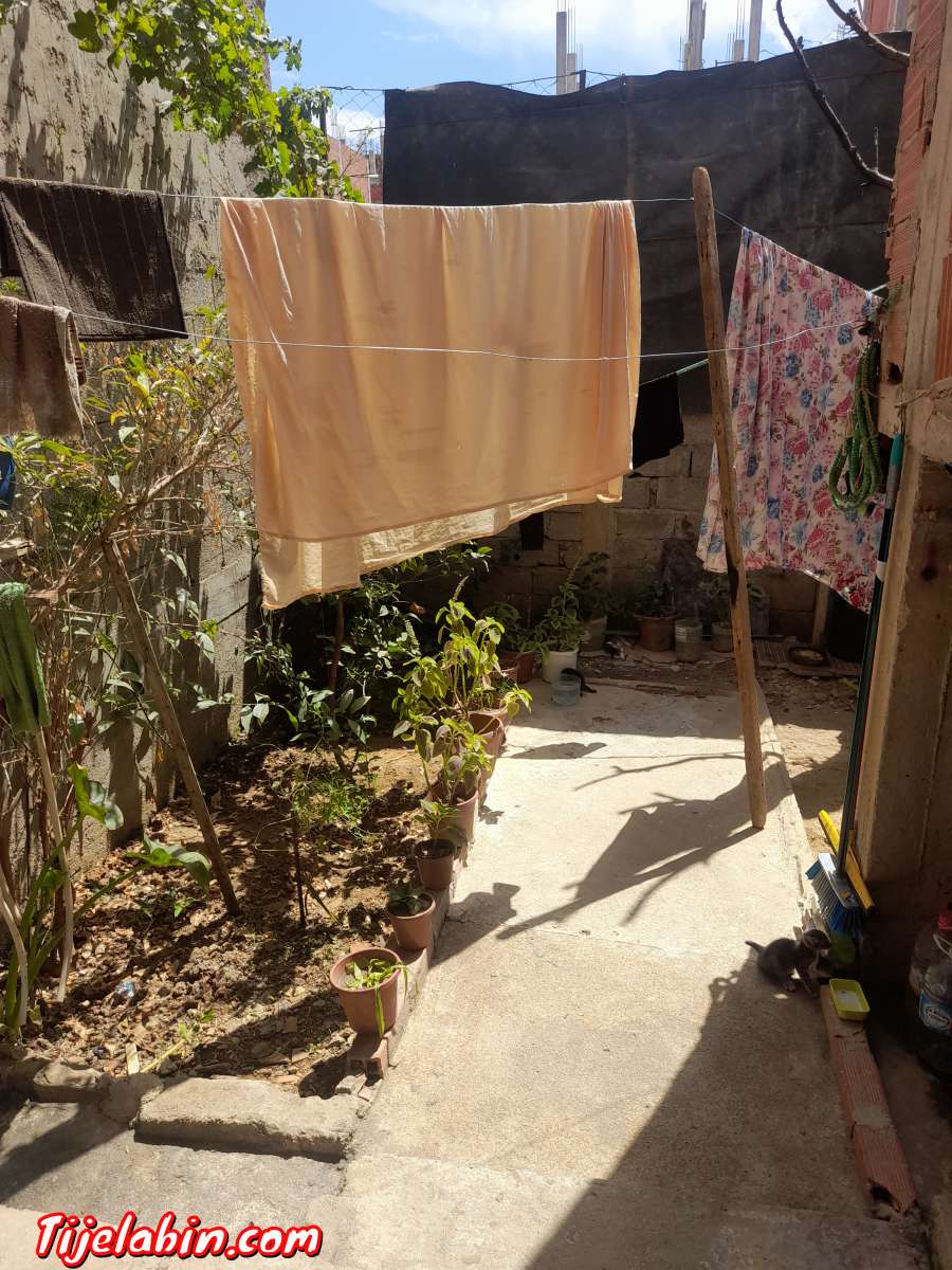 R+1 avendre 0772854717