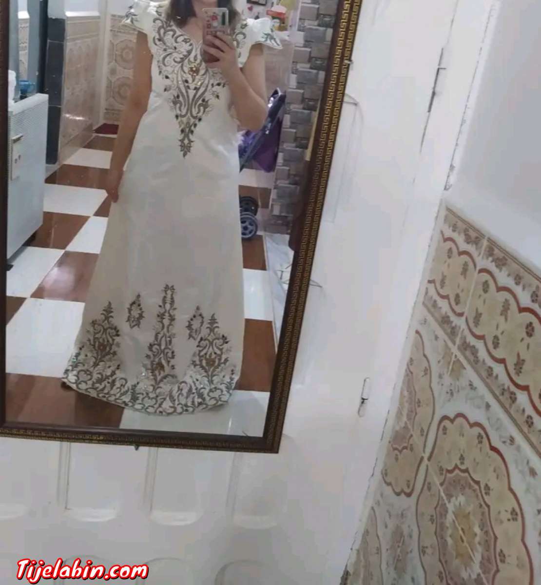 قطيفة وقندورة ببيضا