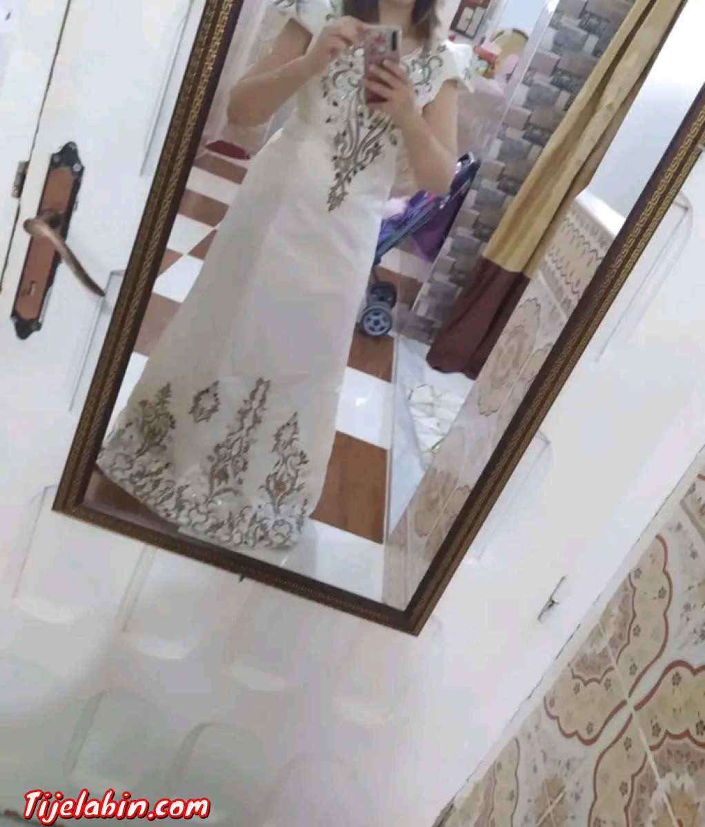 قندورة بيضا لتصديرة