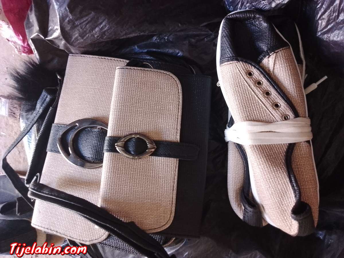 صاك أسورتي  و تريكوات شتاء رجال و نساء