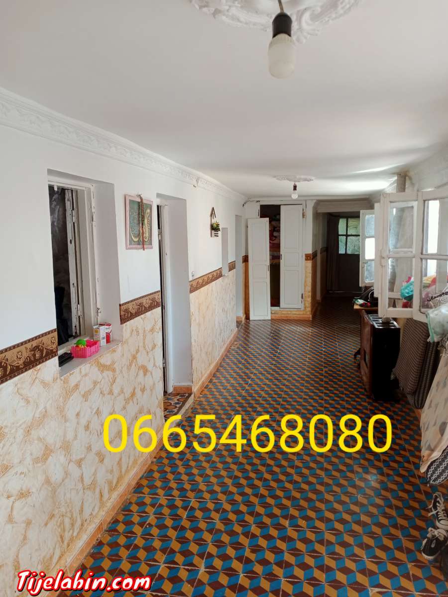 بيع منزل مساحته 250م يتكون من 4غرف ومطبخ مع قطعة ارض