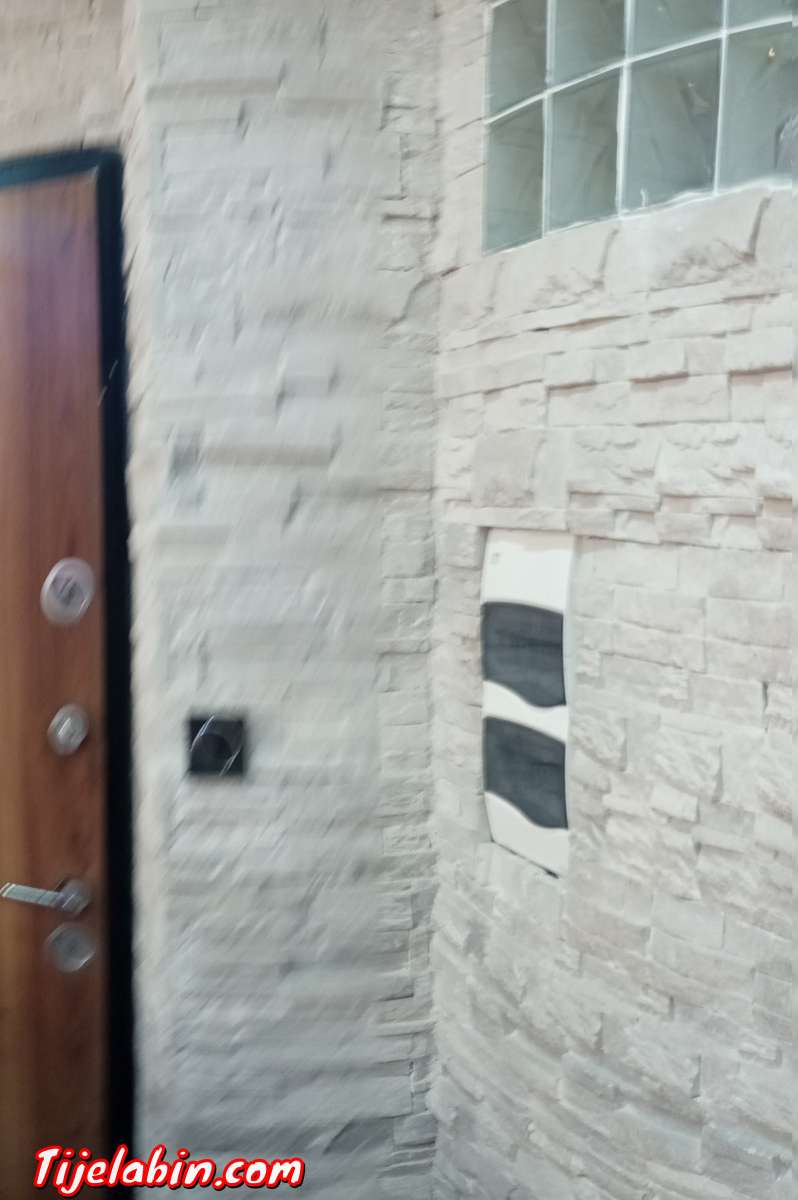 particulier vent appartement F4, 1er étage meublé et équipé