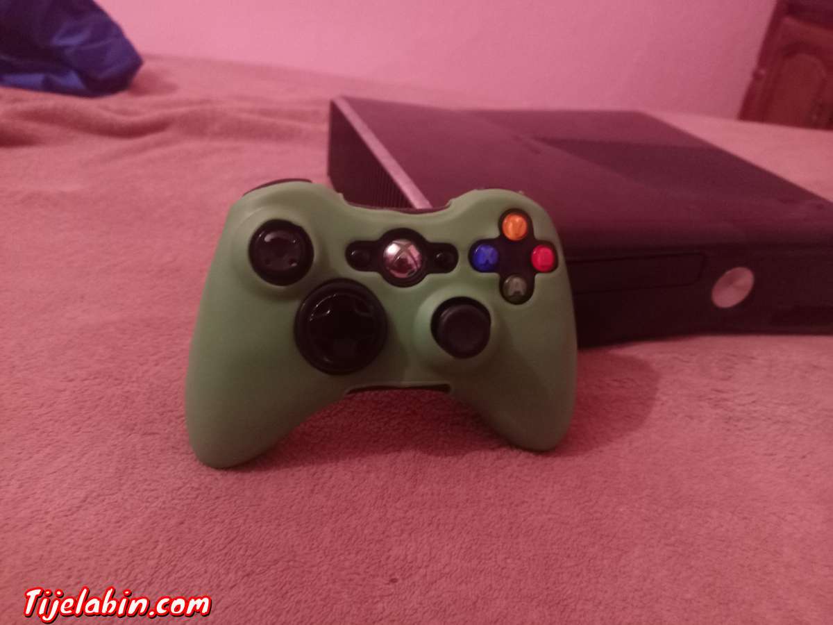 XBOX 360 SLIM