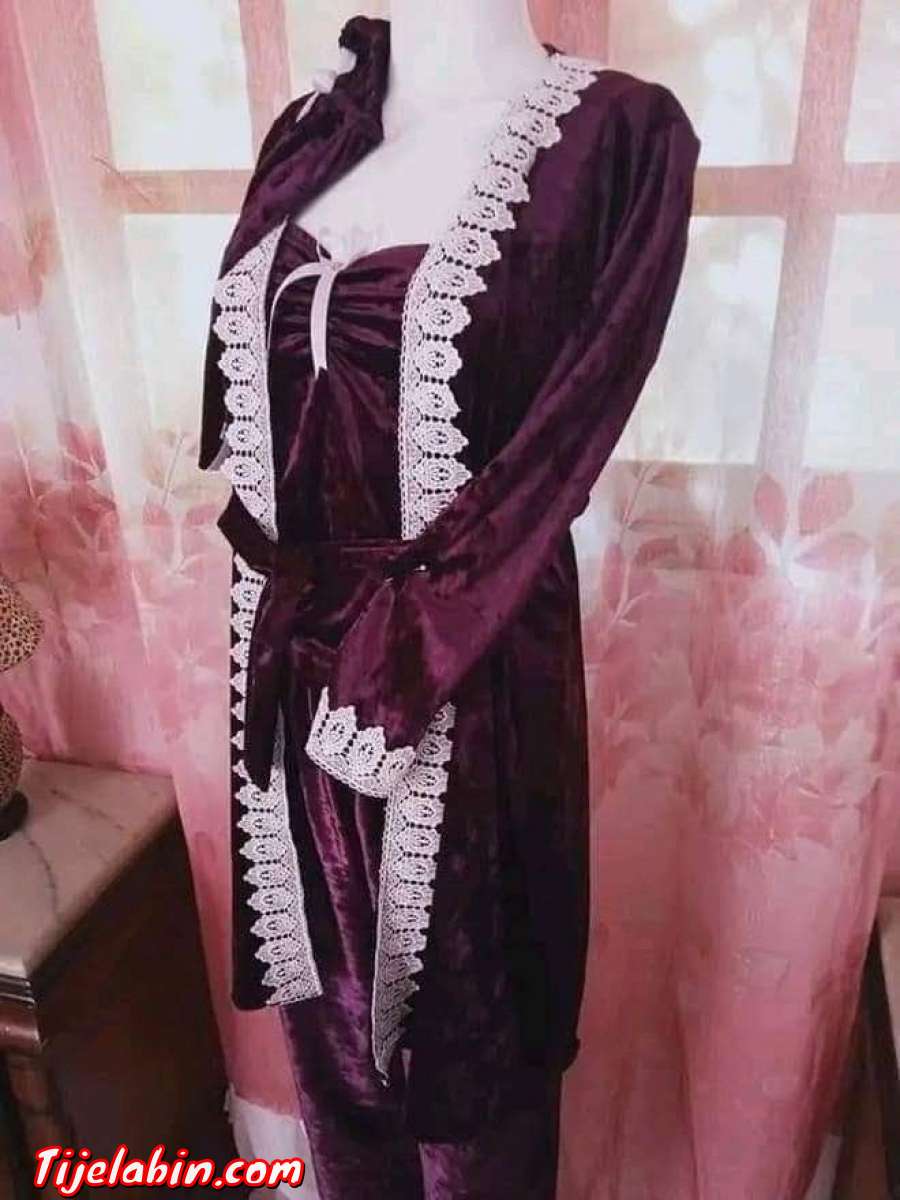 ملابس نسائية