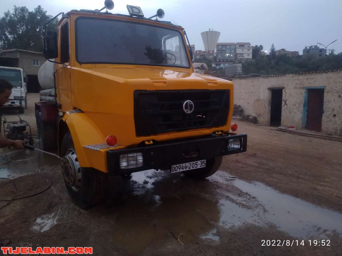 شاحنة صهريج 2005  كلش مارش منهارك خدام