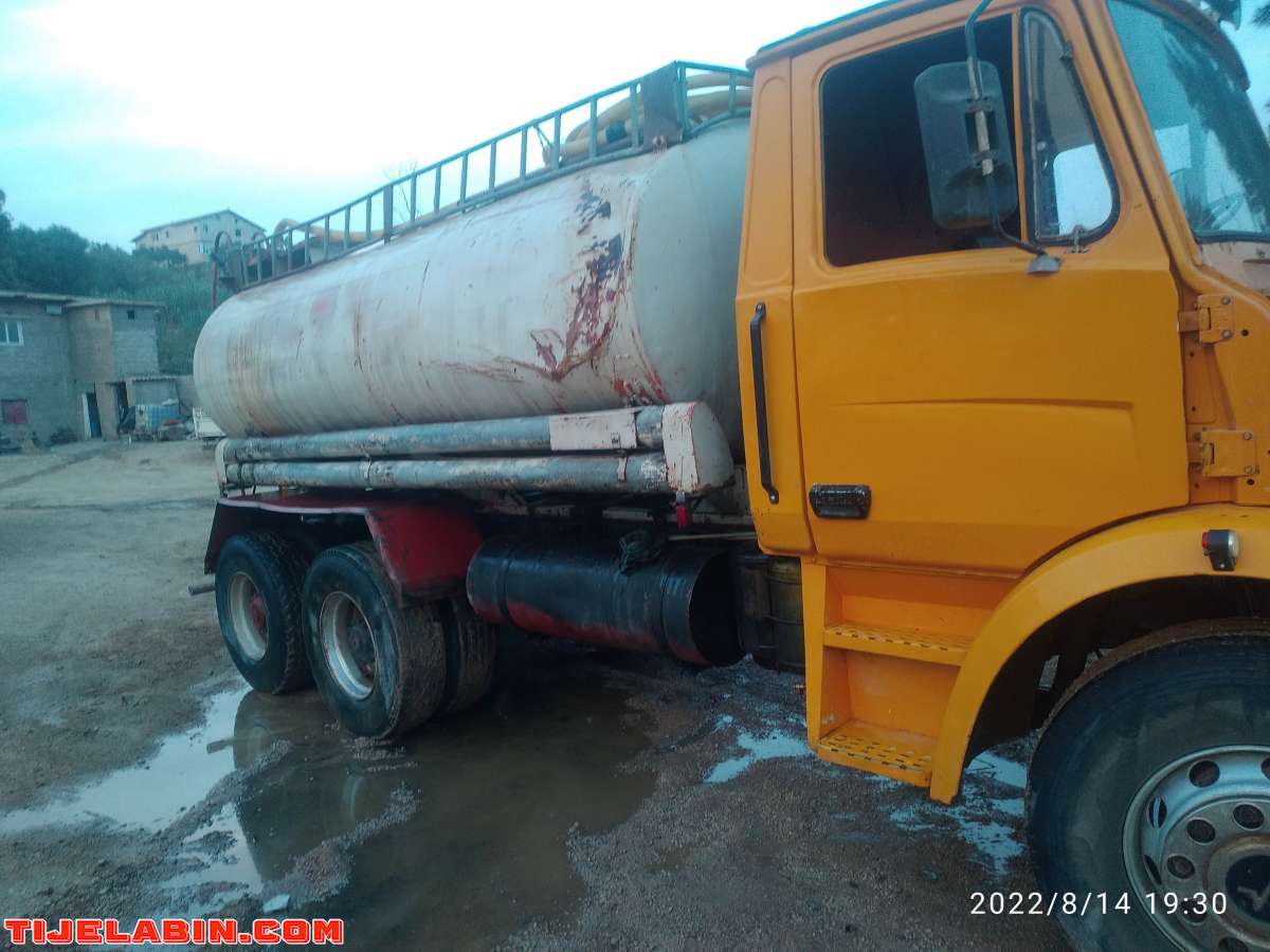 شاحنة صهريج 2005  كلش مارش منهارك خدام