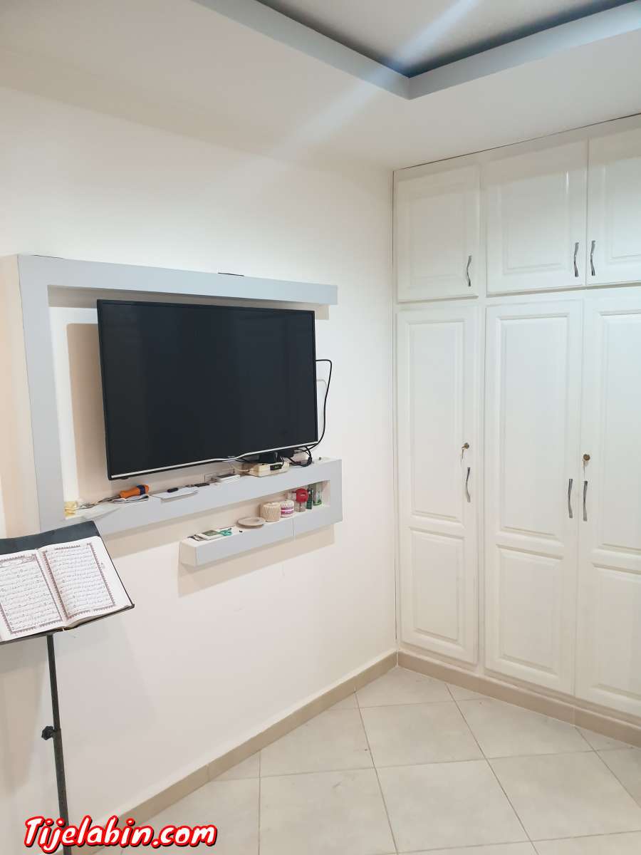 particulier vent appartement F4, 1er étage meublé et équipé