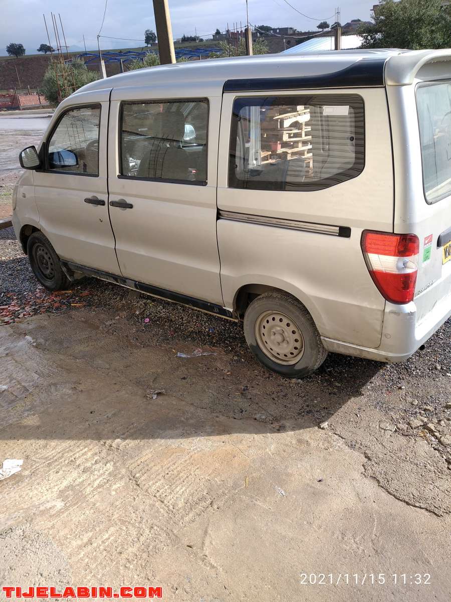 mini bus wuling a échangé